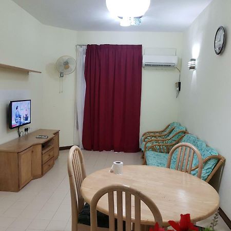 Home Stay Bayu Emas Appartment, 峇都丁宜 外观 照片