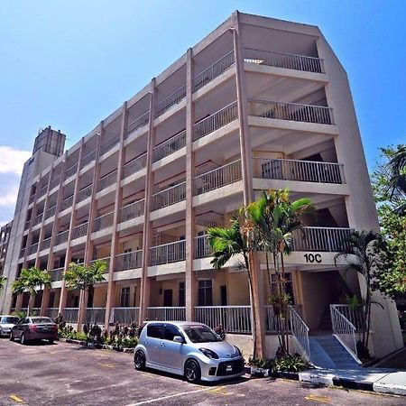 Home Stay Bayu Emas Appartment, 峇都丁宜 外观 照片