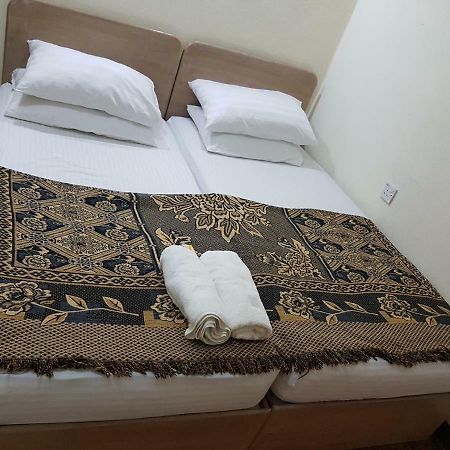 Home Stay Bayu Emas Appartment, 峇都丁宜 外观 照片