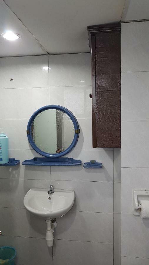 Home Stay Bayu Emas Appartment, 峇都丁宜 外观 照片