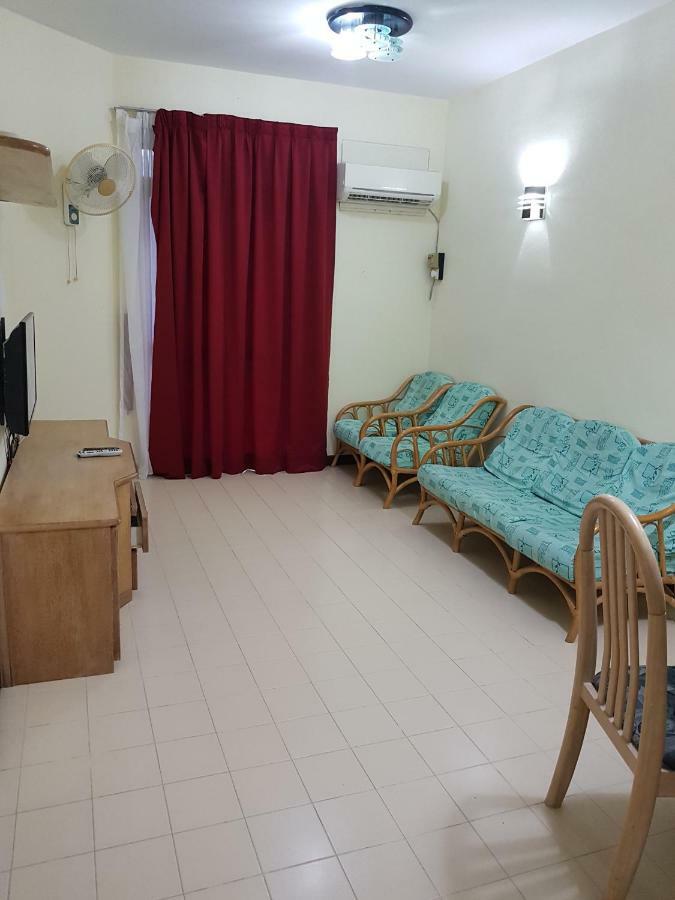 Home Stay Bayu Emas Appartment, 峇都丁宜 外观 照片