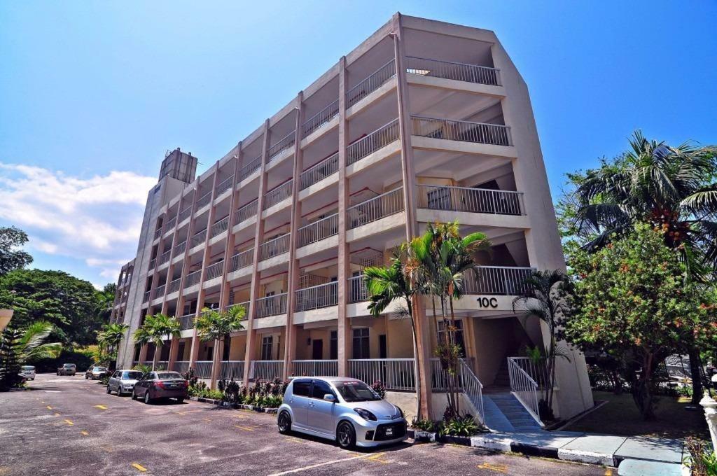 Home Stay Bayu Emas Appartment, 峇都丁宜 外观 照片